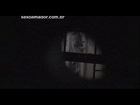 ❤️ Blondie cicingeun dirékam pidéo ku voyeur lingkungan disumputkeun tukangeun bata kerung porno di urang
