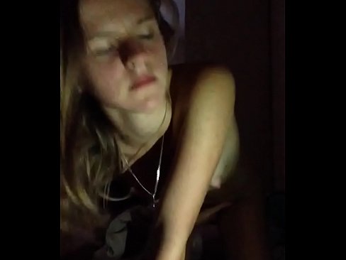 ❤️ Hiji mojang masturbates na cums porno di urang